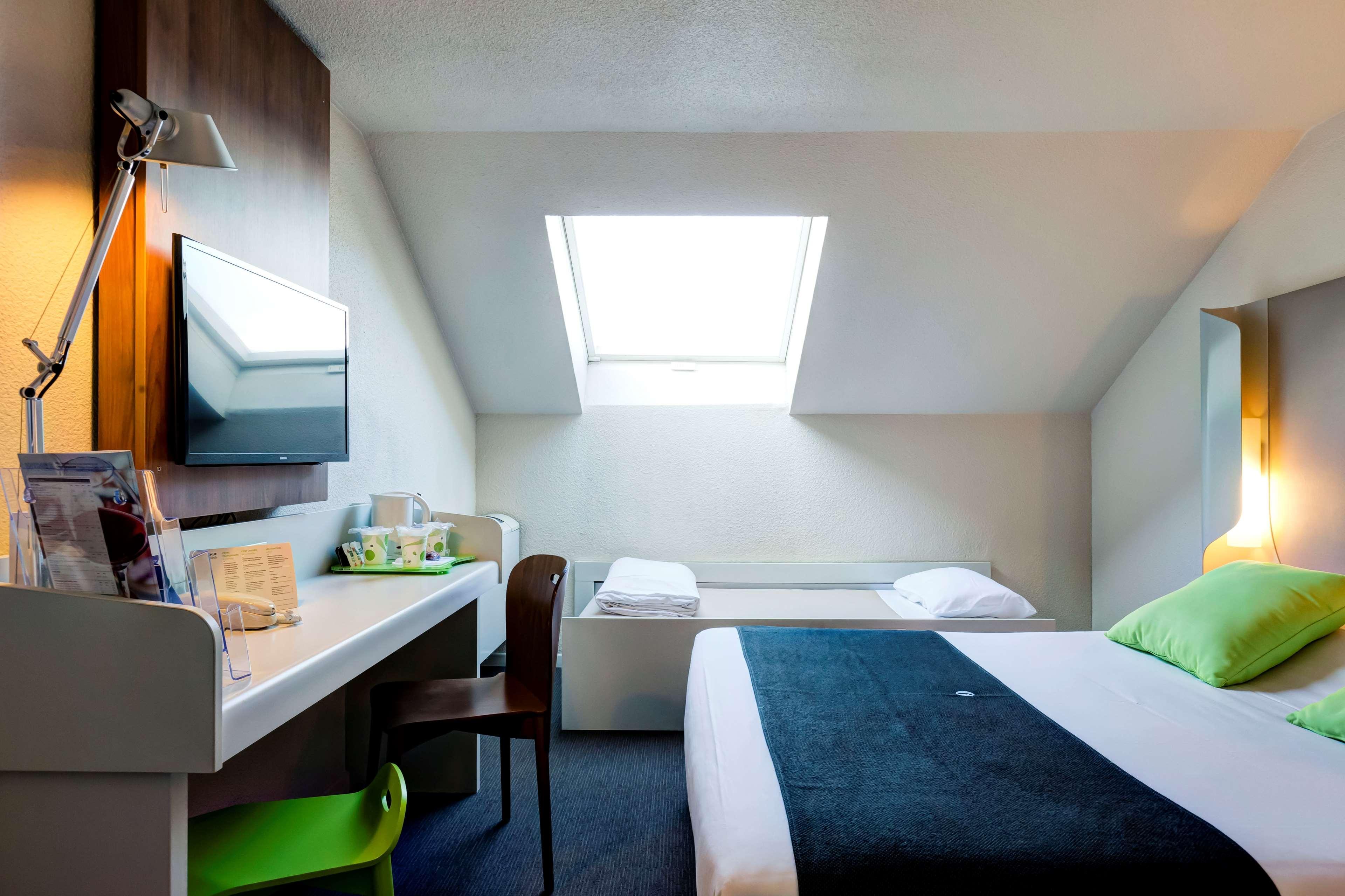 Campanile Evry Ouest - Corbeil Essonnes Hotel Екстериор снимка