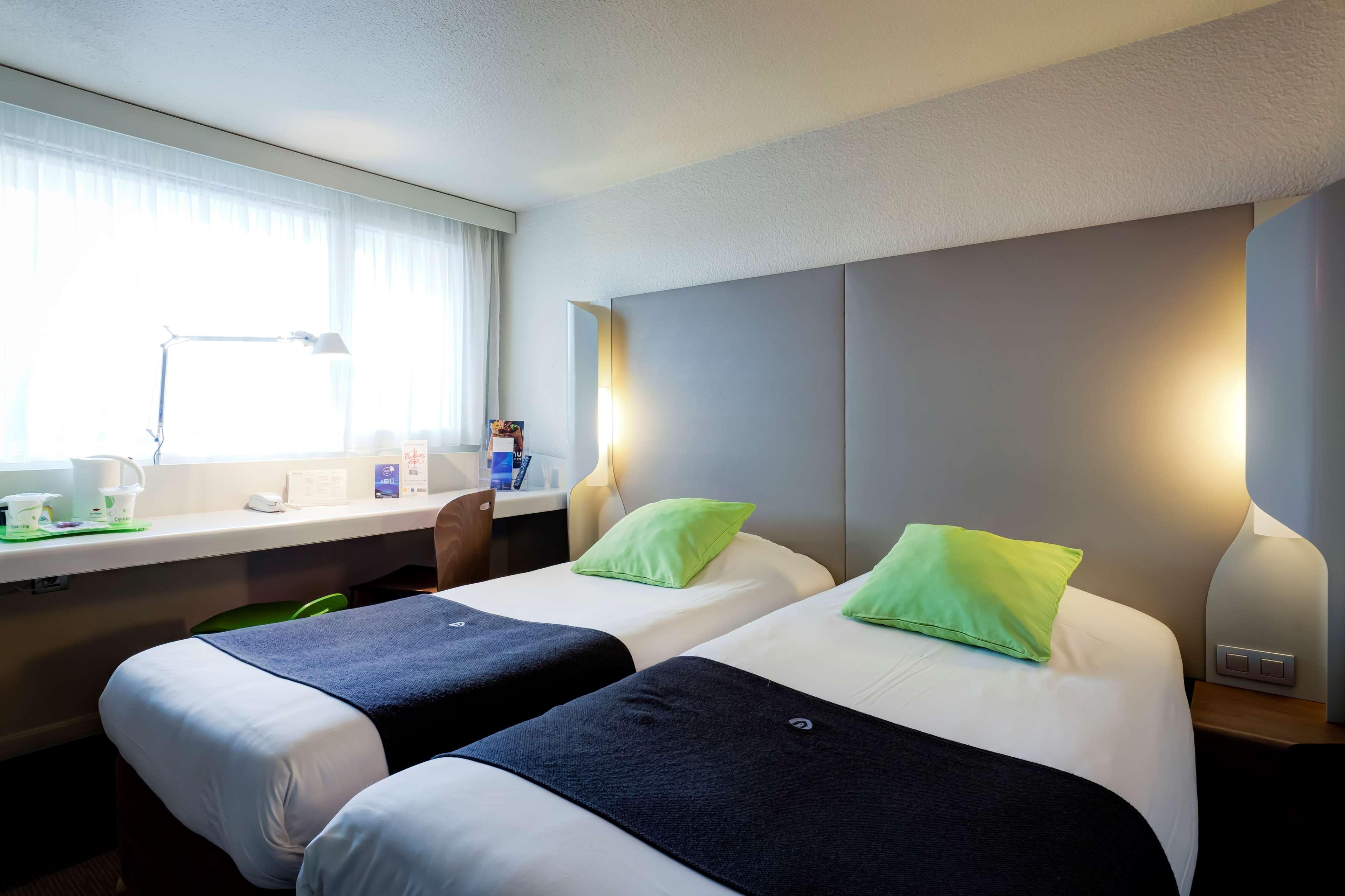 Campanile Evry Ouest - Corbeil Essonnes Hotel Екстериор снимка