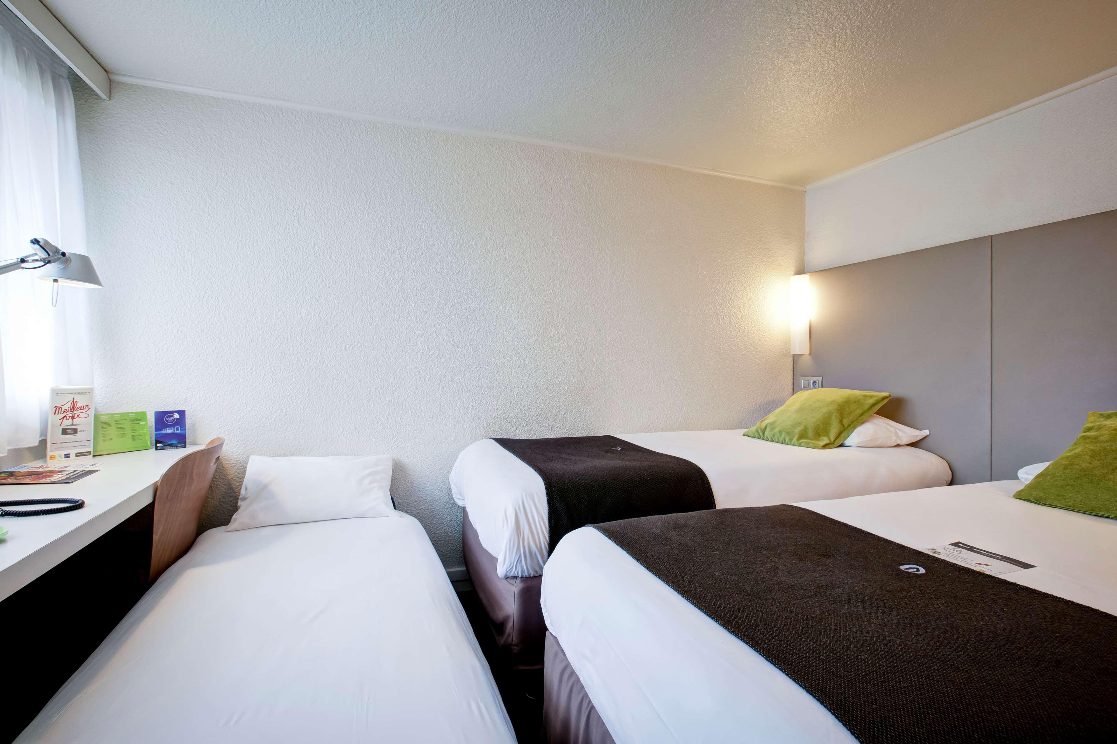 Campanile Evry Ouest - Corbeil Essonnes Hotel Екстериор снимка