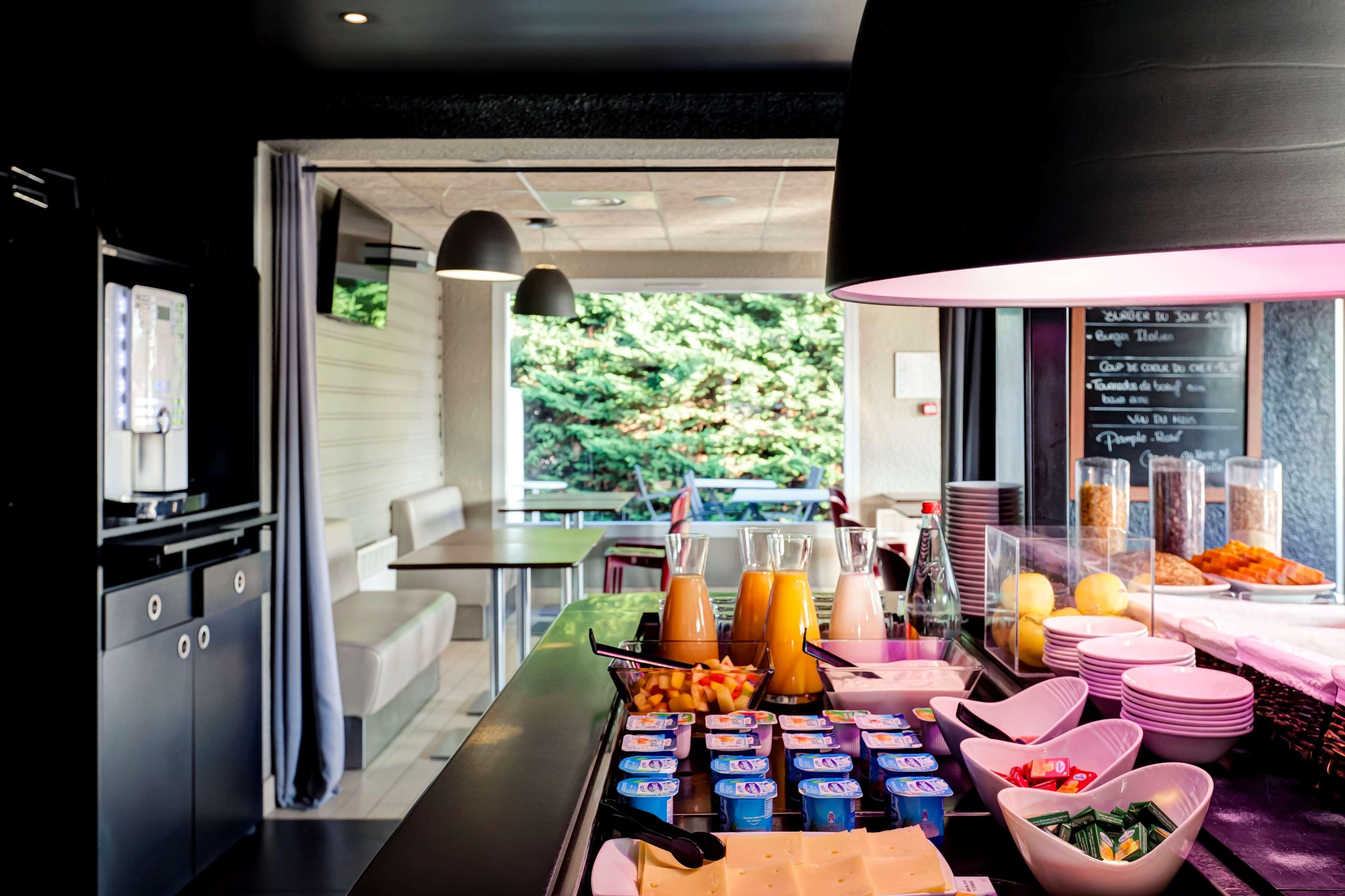 Campanile Evry Ouest - Corbeil Essonnes Hotel Екстериор снимка