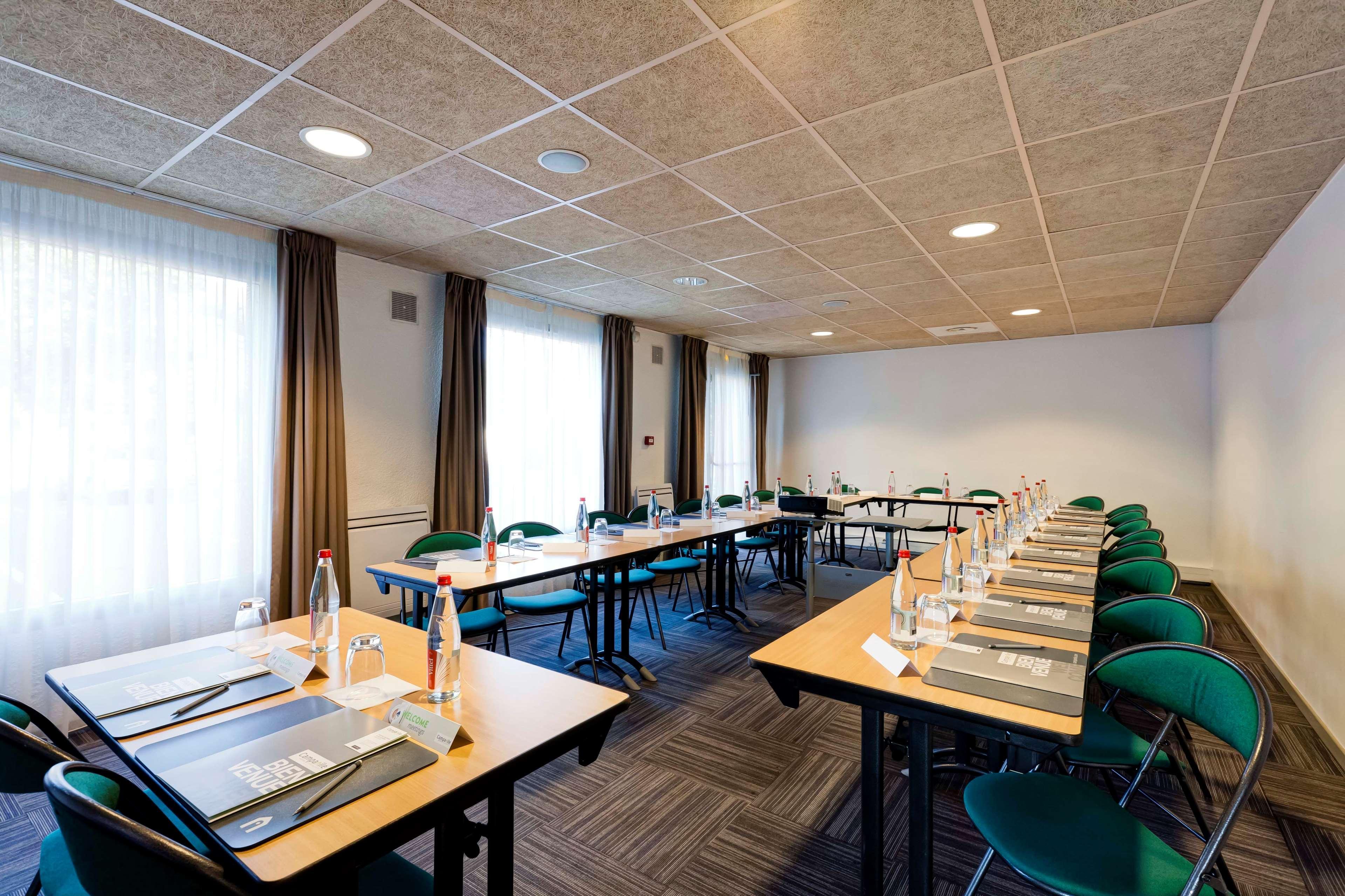 Campanile Evry Ouest - Corbeil Essonnes Hotel Екстериор снимка