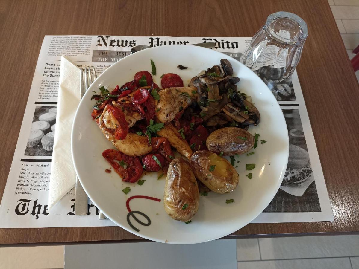 Campanile Evry Ouest - Corbeil Essonnes Hotel Екстериор снимка