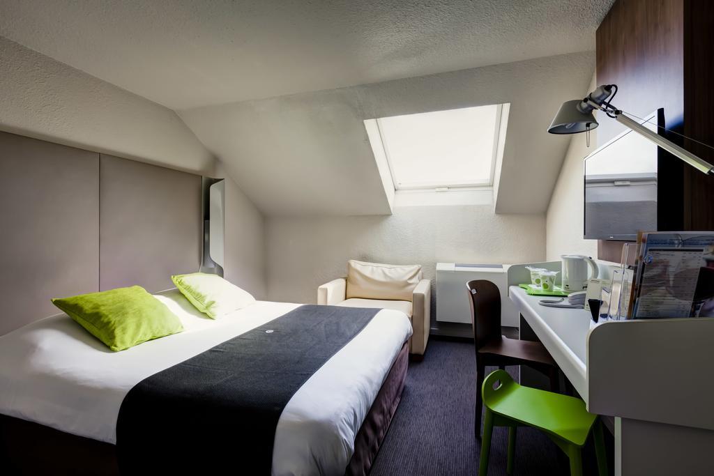 Campanile Evry Ouest - Corbeil Essonnes Hotel Екстериор снимка