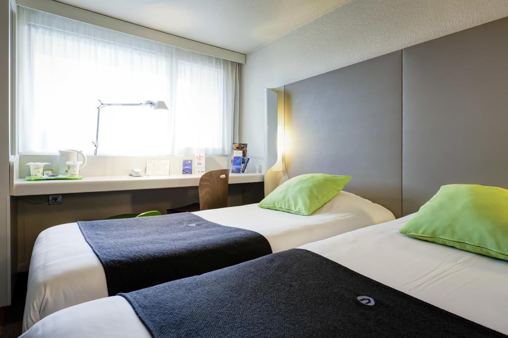 Campanile Evry Ouest - Corbeil Essonnes Hotel Екстериор снимка