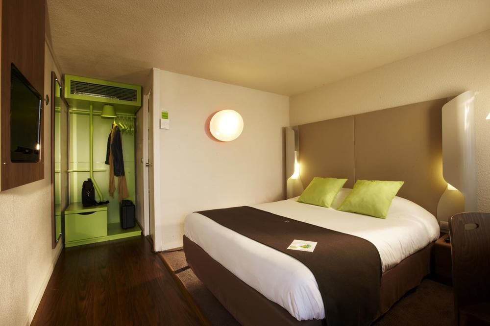 Campanile Evry Ouest - Corbeil Essonnes Hotel Стая снимка